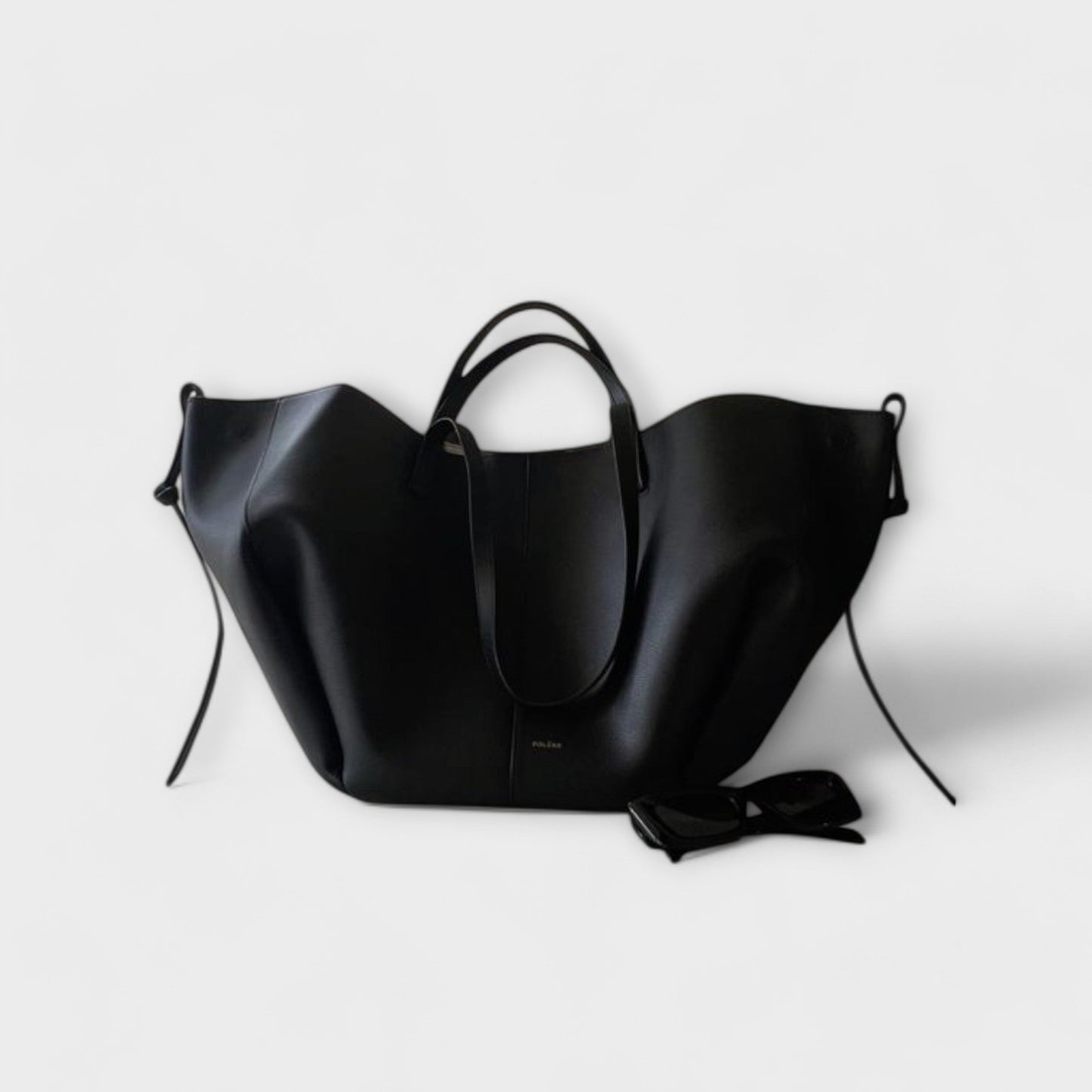 Lora. – Vintage Tote Bag